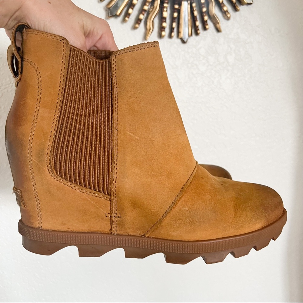 Sorel Joan of Arctic Wedge II Chelsea Boot Size 8